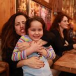 Aslı İnandık Instagram – Yeğen nasıl sevilir. Aha böyle sevilir.