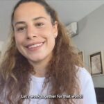 Aslı İnandık Instagram – Bir kadın hayatının ortalama 7 yılı boyunca adet oluyor. Ancak #2024 yılında hala milyonlarca kadın, bu doğal süreç yüzünden damgalanıyor ve utanmak zorunda bırakılıyor; eşitsizlik ve yüksek fiyatlar sebebiyle en temel ihtiyacı olan regl ürünlerine ulaşamıyor.

@unfpaturkiye’nin değerli destekçisi, başarılı oyuncu @asliinandik’ın önemli bir mesajı var; kulak verelim, farkına varalım ve artık harekete geçelim❗️

#ReglYoksulluğu
#AdetHijyeniGünü

***

A woman menstruates for about 7 years during their lifetime. Yet, in #2024, millions of women are still stigmatized and forced to feel ashamed because of this natural process; they can’t access their essential needs, menstrual products due to inequality and high prices. 

@unfpaturkiye’s dearest supporter, successful actress @asliinandik has an important message; let’s hear out, be aware and take action now❗

#PeriodPoverty
#MenstrualHygieneDay