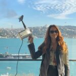 Aslı Mavitan Instagram - 30 Kasım’a kadar 0 indirimi duyunca ben! 🫠🕺🏼 Uvax.com.tr’de tüm ürünlerde Efsane Cuma indirimleri başladııı! 💃🏼Avantajlı fiyatlar varken sizi en sevdiğim ürün Pocket Clean’le tanıştırmak istedim. Kaçırılmayacak fırsatlar için siteyi ziyaret etmeyi unutmayın derim. 🤍@uvax_atmos #işbirliği #efsanecuma #pocketclean #fakirhausgerate