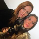 Aslı Mavitan Instagram - Sarajevo Fashion Film Festivali ödüllerini topladık 🏆 📸 @ozenrabiia #ruins #mug #fashionfilmfestival #sarajevofilmfestival