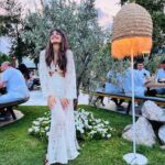 Aslı Tandoğan Instagram – Beyaz geceler deyince biz!!
Nize güzel yıllarınız olsun @nazlisert___ 🤍 Kaan Sert
#nkwhiteparty
@selvakazova 
@dilekarslandilber
@copurs 
#davet
#reklam