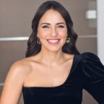 Aslı Tandoğan Instagram - Kadınlara Mahsus filmimizin Gala gecesinden💛 Şahane elbisem için @a46tuvanam 💝 Ve bu güzel fotoğraflar için @hidayetkorkmaz_ 💕 @kadinlaramahsus #reklam