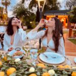 Aslı Tandoğan Instagram - Beyaz geceler deyince biz!! Nize güzel yıllarınız olsun @nazlisert___ 🤍 Kaan Sert #nkwhiteparty @selvakazova @dilekarslandilber @copurs #davet #reklam
