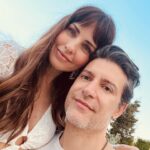 Aslı Tandoğan Instagram - Beyaz geceler deyince biz!! Nize güzel yıllarınız olsun @nazlisert___ 🤍 Kaan Sert #nkwhiteparty @selvakazova @dilekarslandilber @copurs #davet #reklam