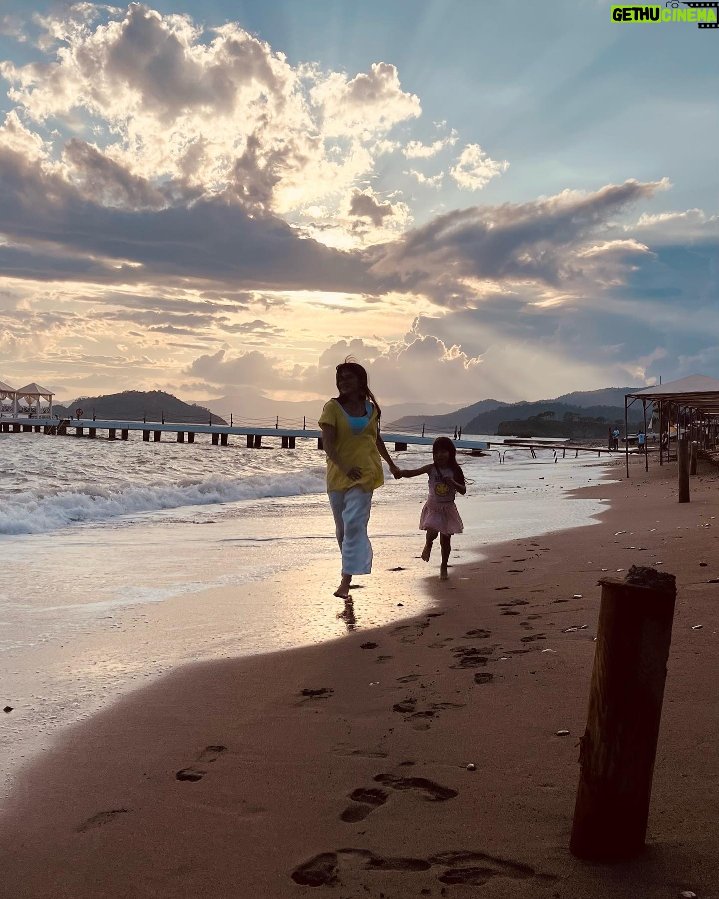 Aslı Tandoğan Instagram - Sonbaharı özleyenler?💛