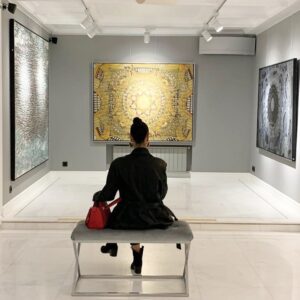 Aslı Aybars Instagram - “Hep aynı saatte gelsen daha iyi olur,” dedi tilki, “sözgelimi öğleden sonra saat dörtte gelecek olsan ben saat üçte mutlu olmaya başlarım... Ama gelişigüzel gelirsen içimi sana hangi saatte hazırlayacağımı bilemem. “ Küçük Prens 🤴 

Bu fotoğrafa bakınca aklıma gelen replik.. Sizin Küçük Prens’ten aklınızda kalan ?