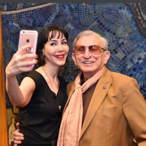 Aslı Aybars Instagram - Ağız dolusu kahkahamız hiç bitmesin canım @haldundormen #tbt❤️