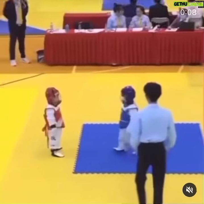 Aslı Aybars - 176 Likes - Kaybettiğini kabul etmek, kazanmak için yapılan biçare hallerden daha büyük bir kazanmadır. Haaa bu arada kazanmak dediğin nedir tabi o da var 🏆🥇😉