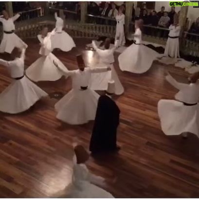 Aslı Aybars - 98 Likes - Hamdım, piştim, yandım 🌀#mevlana #rumi #aşk #asliaybars #aslıaybars 💙