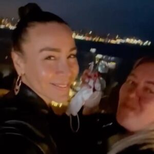 Aslı Aybars Instagram - 🥂🖤