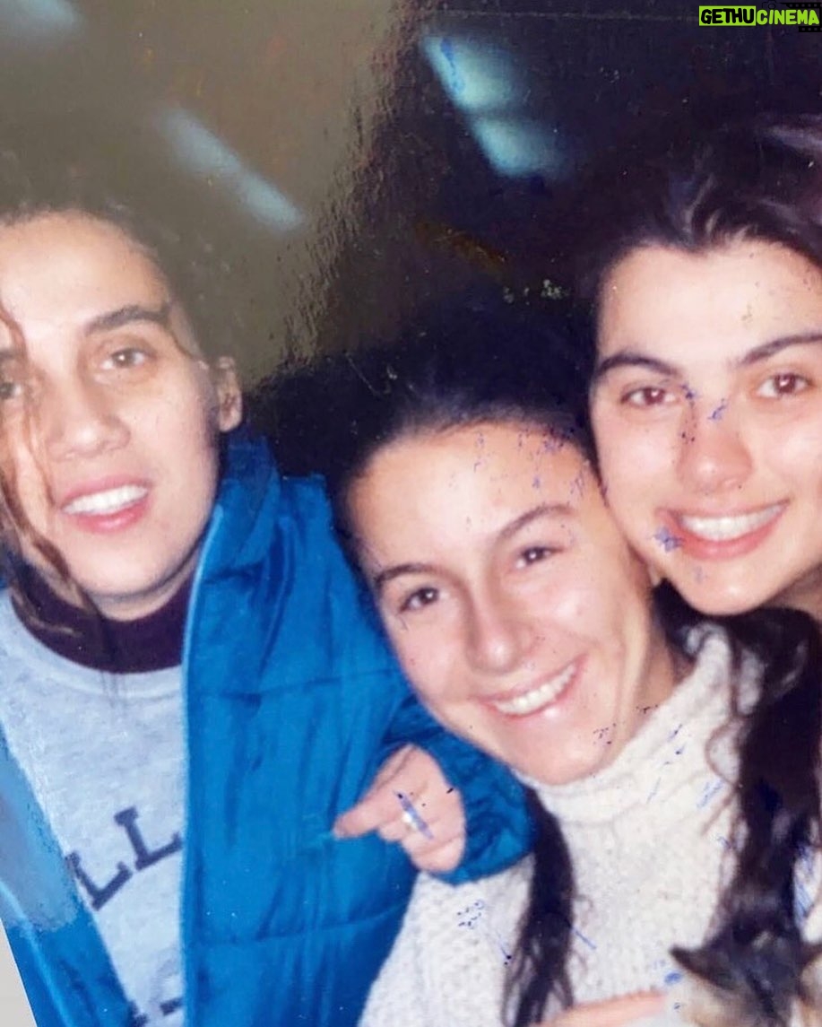 Aslı Aybars - 258 Likes - Birilikte büyümek ve yol almak….. Çok şükür @acelyaakkoyun @aybanuaykut 🙏❤️👭