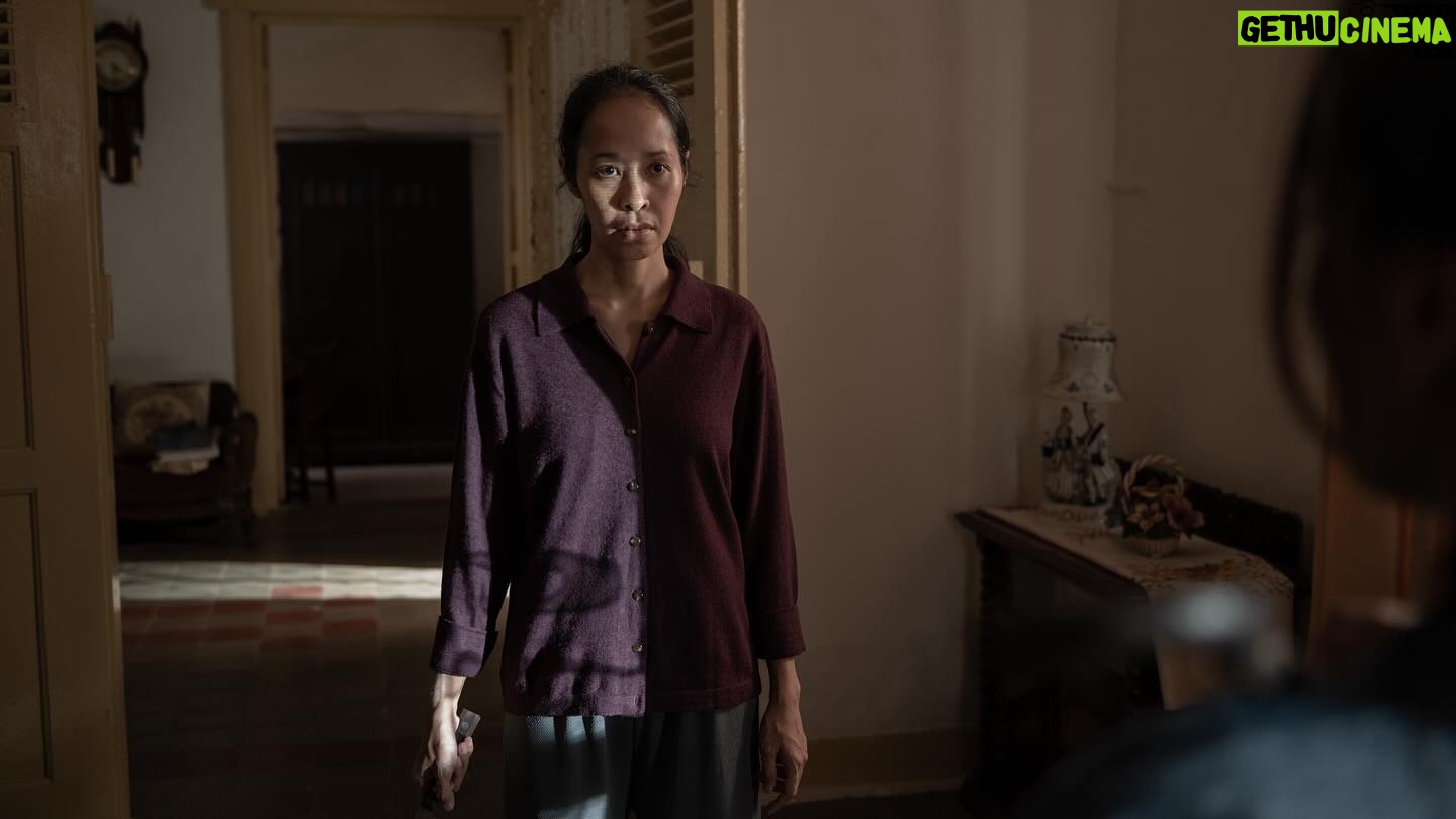 Asmara Abigail - 2.7K Likes - PO BOX - Eps 07 from @jokoanwar ‘s Nightmares and Daydreams @netflixid 👁️🌹🔻
Out today on Netflix Worldwide 🌍
Valdya - a certified gemologist who is looking for her lost sister.
Tribute to my twin @galuhanndt - our favorite jewelry designer and the creative director of @mahija.official
Enjoy the ride!
