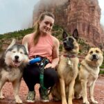 Aspen Ladd Instagram - Soon to be back to your regularly scheduled fight/ training content. BUT check out these epic views first. The pups and I had to check out these famous rocks 🪨 before the 14 hour drive home 😩