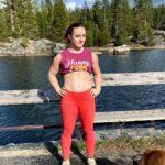 Aspen Ladd Instagram - You can usually tell how close to a fight I am , based on how many abbs I have 😂 the current answer is , “very close”