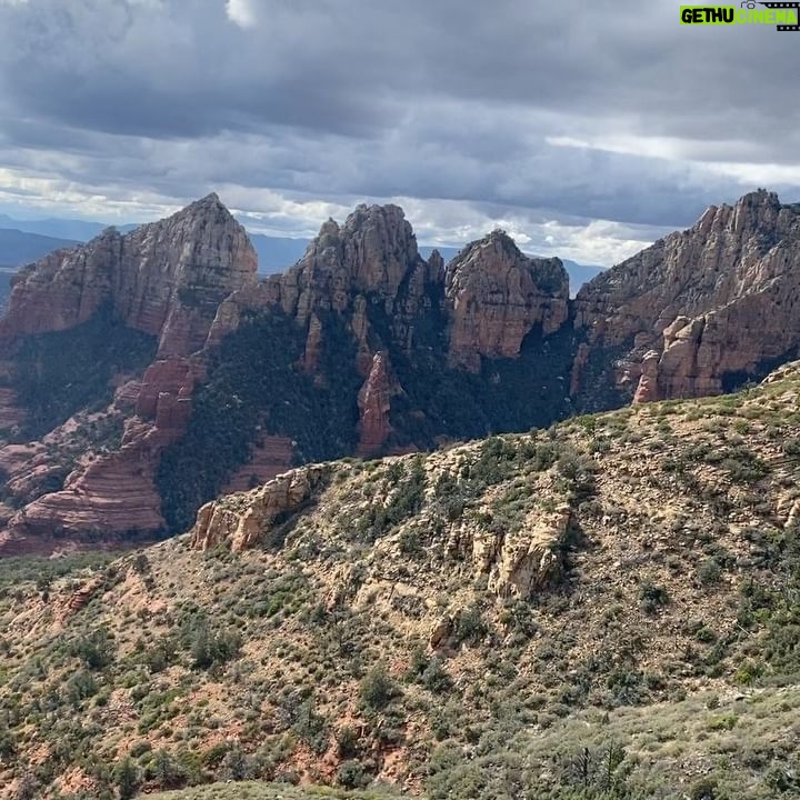 Aspen Ladd Instagram - Iβve been Loving It in #sedona ποΈ I decided to climb up the highest point in the immediate area for some epic views today . With my three amigos πππof course. We summited something called #mountwilson then explored beyond that for 11.5 miles of hiking/ jogging up then running down ( as fast as the rocky and steep trail would allow. It was epic π #exploresedona #explorearizona #hikearizona