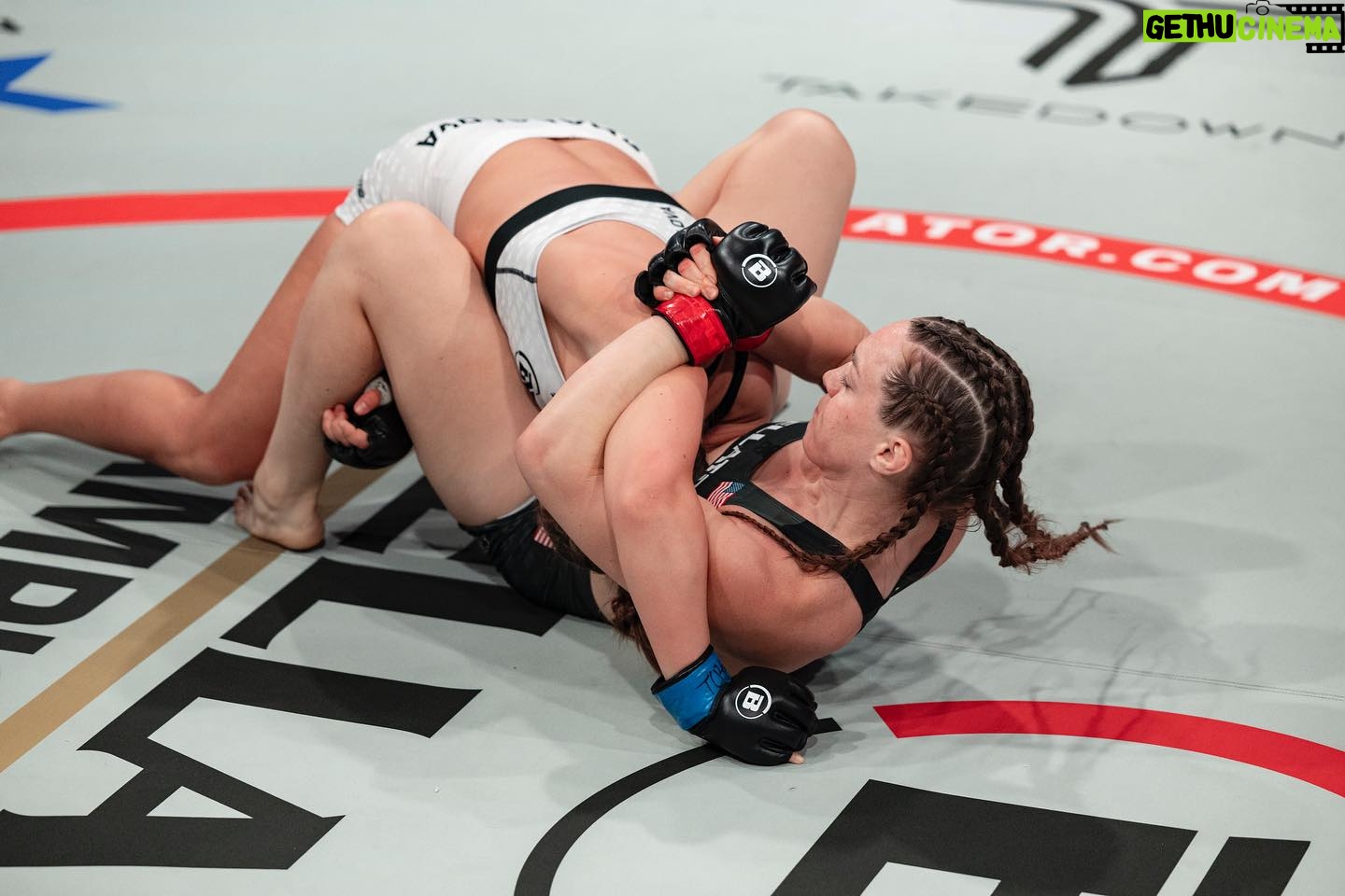 Aspen Ladd Instagram - The very definition of a MMA fight 👊🏻 gotta be ready in all aspects with the cardio to back it @bellatormma @pflmma