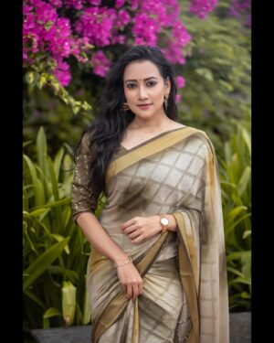 Asritha P Instagram - Pc @satz.photography 
Mua @ash_makeupempire 
Blouse @abarnasundarramanclothing 
Saree @srisai_13 (srisaicollections9)
.
#asrithasreedas #actress #saree #traditional #vijaytelevision