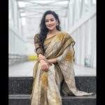 Asritha P Instagram - Pc @satz.photography Mua @ash_makeupempire Blouse @abarnasundarramanclothing Saree @srisai_13 (srisaicollections9) . #asrithasreedas #actress #saree #traditional #vijaytelevision