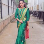 Asritha P Instagram - Airtel super singer 🎤 Ph @evidencemaker Makeup @keerthana_makeup_and_hair Hair @purpleplusnagu . #asrithasreedas #vijaytelevison #tamizhumsaraswathiyum #guest #airtelsupersinger