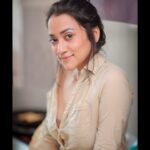 Asritha P Instagram - Ph @dhanush__photography Mua @ash_makeupempire #asrithasreedas #vijaytelevision #actress #malayalam #kollywood #tamizhumsaraswathiyumserial #trend #insta