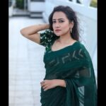 Asritha P Instagram - Pc @satz.photography Mua @ash_makeupempire Blouse @abarnasundarramanclothing Saree @srisai_13 (srisaicollections9) . #asrithasreedas #actress #saree #traditional #vijaytelevision