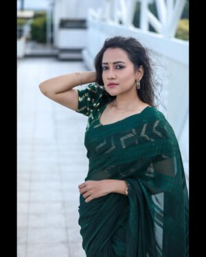 Asritha P Instagram - Pc @satz.photography 
Mua @ash_makeupempire 
Blouse @abarnasundarramanclothing 
Saree @srisai_13 (srisaicollections9)
.
#asrithasreedas #actress #saree #traditional #vijaytelevision