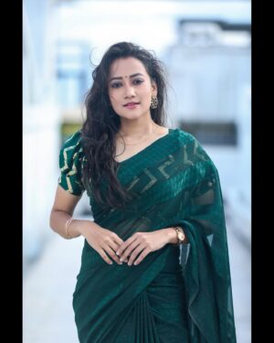Asritha P Instagram - Pc @satz.photography 
Mua @ash_makeupempire 
Blouse @abarnasundarramanclothing 
Saree @srisai_13 (srisaicollections9)
.
#asrithasreedas #actress #saree #traditional #vijaytelevision