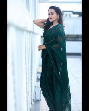 Asritha P Instagram - Pc @satz.photography 
Mua @ash_makeupempire 
Blouse @abarnasundarramanclothing 
Saree @srisai_13 (srisaicollections9)
.
#asrithasreedas #actress #saree #traditional #vijaytelevision