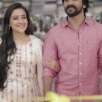 Asritha P Instagram – மஹாராஜா-வின் Advance Diwali Vibration…🥳🎉

5 லட்சத்திற்கு மேலான தீபாவளி ஆடைகள் அட்வான்சாக உங்கள் மஹாராஜாவில்…🤩

கடைசி நேர பரபரப்பு மற்றும் கூட்ட நெரிசல் ஆகியவற்றை தவிர்க்க
Quarterly Leave-ல் Cool-ஆக Purchase செய்யுங்கள்.

Shop Now @maharajasilksin
Customer Care :  91 1800 121 250 555
For Whatsapp Orders : 90877 72505

மனசெல்லாம் மஹாராஜா…
மஹாராஜா பட்டு, ஜவுளி & ரெடிமேட்ஸ்
தஞ்சாவூர் : நியூ ஹவுசிங் யூனிட்,
தஞ்சாவூர் : காந்திஜி ரோடு,
இராமநாதபுரம்.

#AdvanceDiwaliVibration #diwali2023 #Diwalicollection #Diwalisale #shopnow #welcome #Maharaja #Manasellam_maharaja #maharajasilks #maharajareadymades #MaharajaSilks2 #New_Housing_Unit #Thanjavur #Ramanathapuram #Ramnad