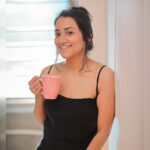 Asritha P Instagram - Ph @dhanush__photography Mua @ash_makeupempire . #asrithasreedas #actress #vijaytelevison #tamizhumsaraswathiyum #coffee #mollywood #kollywood #photoshoot #instagram #post #photography