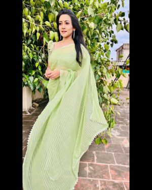 Asritha P Instagram - 💚 
Saree @srisaicollections9 
Blouse @abarnasundarramanclothing 
Mua @ash_makeupempire 
.
#asrithasreedasofficial #tamizhumsaraswathiyum #vijay #saree #traditional