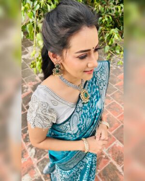 Asritha P Instagram - Saree @srisaicollections9 
Blouse @santhoshiplush 
Jewels @new_ideas_fashions 
Mua @ash_makeupempire 
.
#asrithasreedasofficial #saree #traditional #plush #rental #collaboration #actress