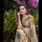 Asritha P Instagram - Pc @satz.photography Mua @ash_makeupempire Blouse @abarnasundarramanclothing Saree @srisai_13 (srisaicollections9) . #asrithasreedas #actress #saree #traditional #vijaytelevision