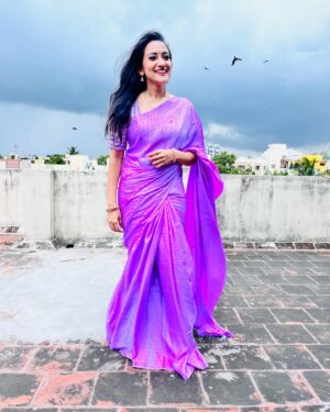 Asritha P Instagram - 💜💜💜

Saree @srisaicollections9 
Blouse @abarnasundarramanclothing 
Mua @ash_makeupempire 
.
#asrithasreedasofficial #vijaytelevision #actress #model #saree #traditional #collaboration