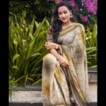 Asritha P Instagram - Pc @satz.photography Mua @ash_makeupempire Blouse @abarnasundarramanclothing Saree @srisai_13 (srisaicollections9) . #asrithasreedas #actress #saree #traditional #vijaytelevision