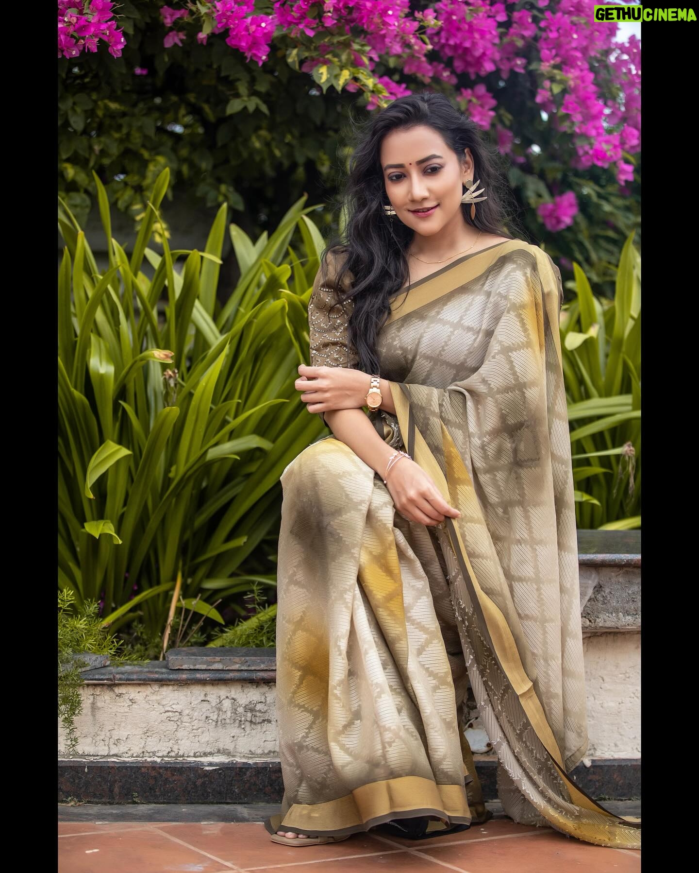 Asritha P Instagram - Pc @satz.photography Mua @ash_makeupempire Blouse @abarnasundarramanclothing Saree @srisai_13 (srisaicollections9) . #asrithasreedas #actress #saree #traditional #vijaytelevision