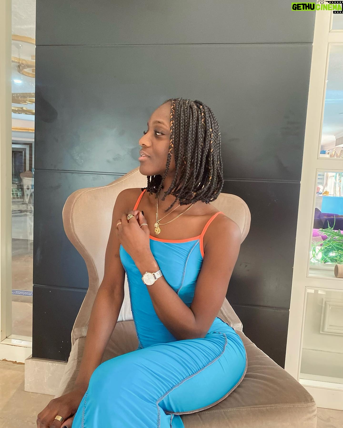 Assa Sylla - 4.2K Likes - 🦋
Hair by @alimatou_coiffure @byg_paris
Thanks 🤎