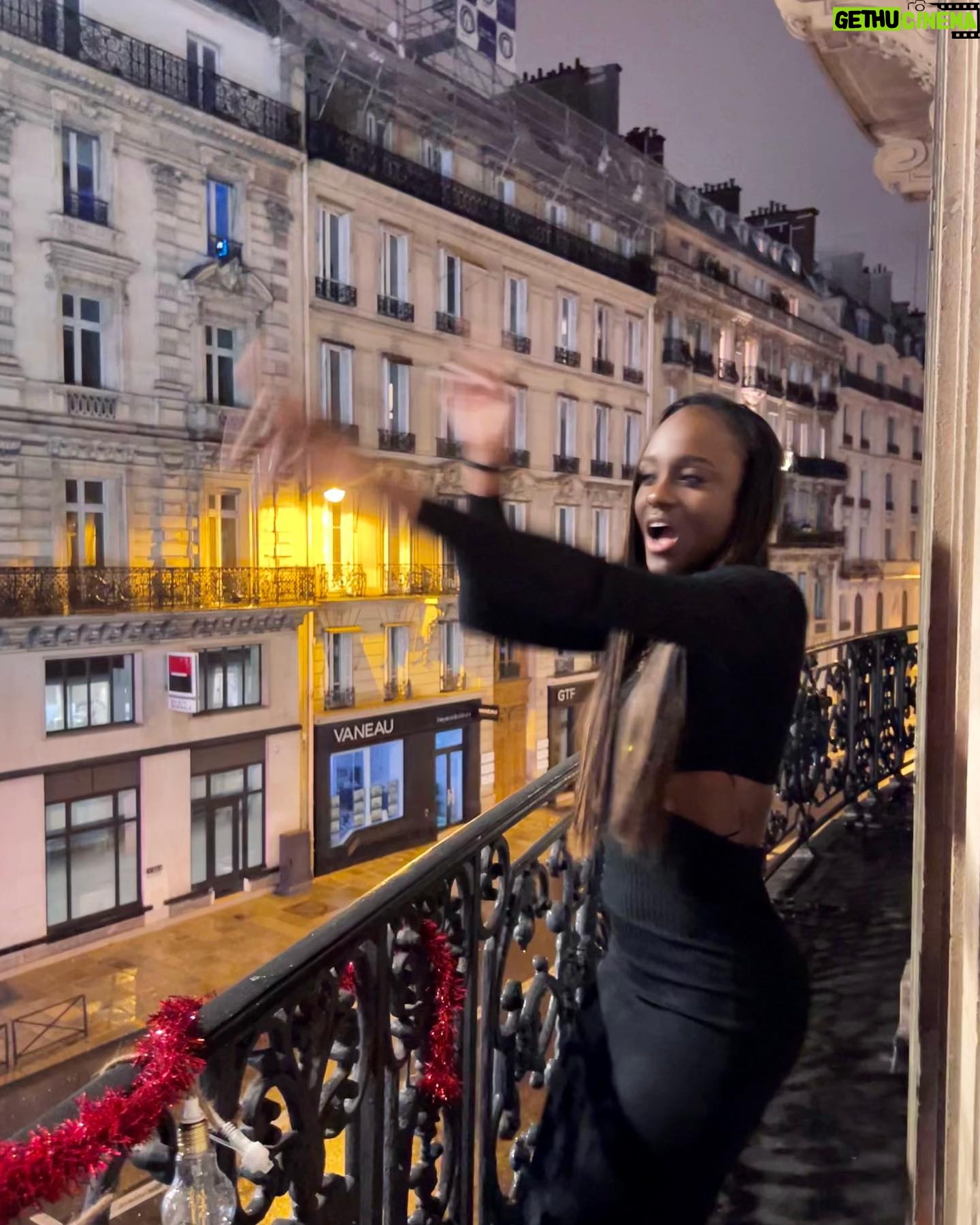 Assa Sylla - 3 Likes - Holà 🫶🏾
Hair by @expert_denilsonpedro.11 💇🏾♀️🥰
