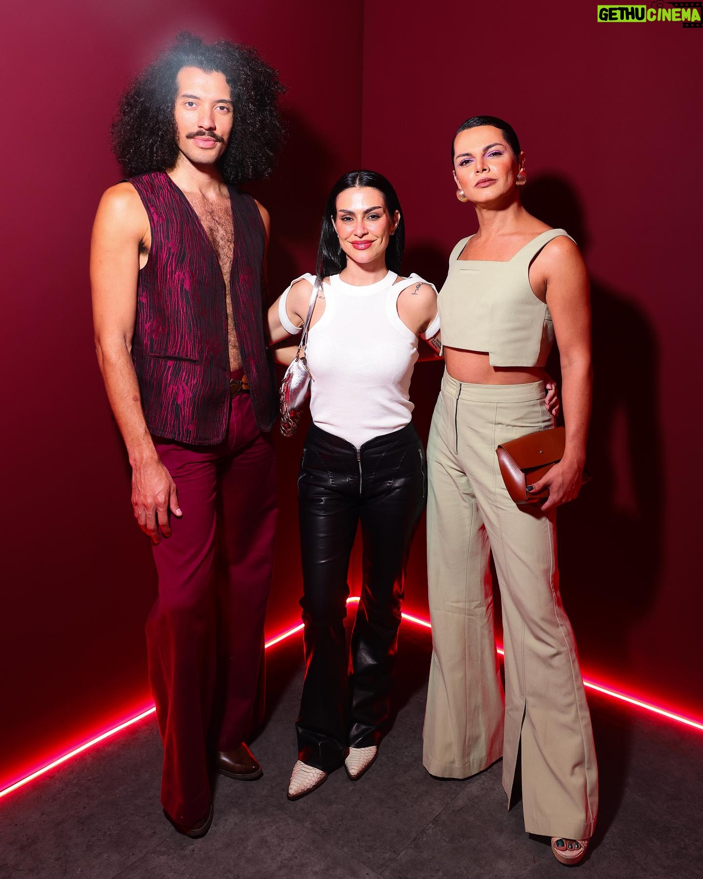 Assucena Assucena - 1.2K Likes - @gucci ANCORA
*
Obrigada @vitorsouza___ @leandrot pelo convite
*
Fotos @agenciabrazilnews
#GucciAncora