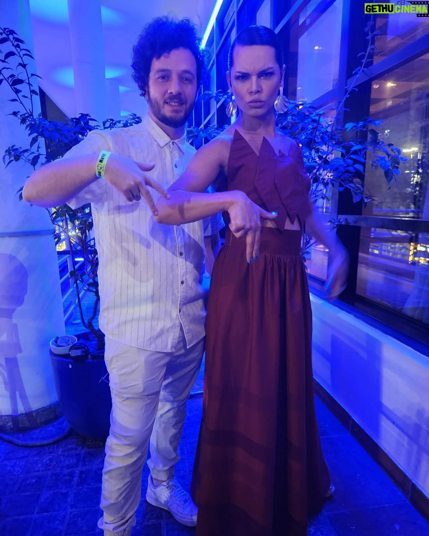 Assucena Assucena - 1.6K Likes - Que felicidade fazer o Rolling Stone Sessions (@rollingstonebrasil ) no @bluenotesp … energia vibrando até agora. Cantar Gal é visitar minha origem artística e me sentir bem por estar à vontade. Cantar Gal no Mês da Mulher é mais especial ainda, porque lustramos a memória desse monumento cultural num mês de luta. Portanto meu muito obrigada a @ademircorrea pelo convite , muito obrigada @aresjeff pela articulação linda. Quero fazer um agradecimento especial à @patu____________ que me vestiu com essas peças incríveis.
Que venha mais!
🙏🏽✨❤️