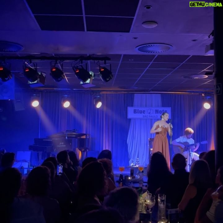 Assucena Assucena - 2.4K Likes - Lembranças de uma noite inesquecível! 💗 Ainda reverberando por aqui o encontro especial que tivemos no final de março pela Rolling Stone Sessions (@rollingstonebrasil) no @bluenotesp. Foi especial demais!