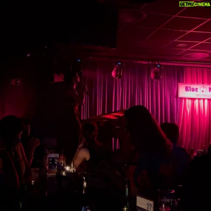 Assucena Assucena - 2.4K Likes - Lembranças de uma noite inesquecível! 💗 Ainda reverberando por aqui o encontro especial que tivemos no final de março pela Rolling Stone Sessions (@rollingstonebrasil) no @bluenotesp. Foi especial demais!