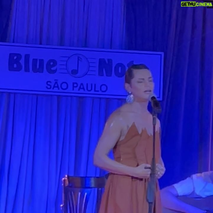 Assucena Assucena - 2.4K Likes - Lembranças de uma noite inesquecível! 💗 Ainda reverberando por aqui o encontro especial que tivemos no final de março pela Rolling Stone Sessions (@rollingstonebrasil) no @bluenotesp. Foi especial demais!