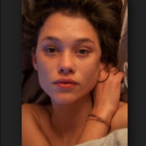 Astrid Bergès-Frisbey Instagram - J'en ai marre. So tired.