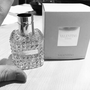 Astrid Bergès-Frisbey Instagram - I've always loved Valentino (parfum Valentina is still my all time favorite), so it was a pleasure, an honor to collaborate! @maisonvalentino
Ladies, share your opinion #DonnaValentino, I'll read it!