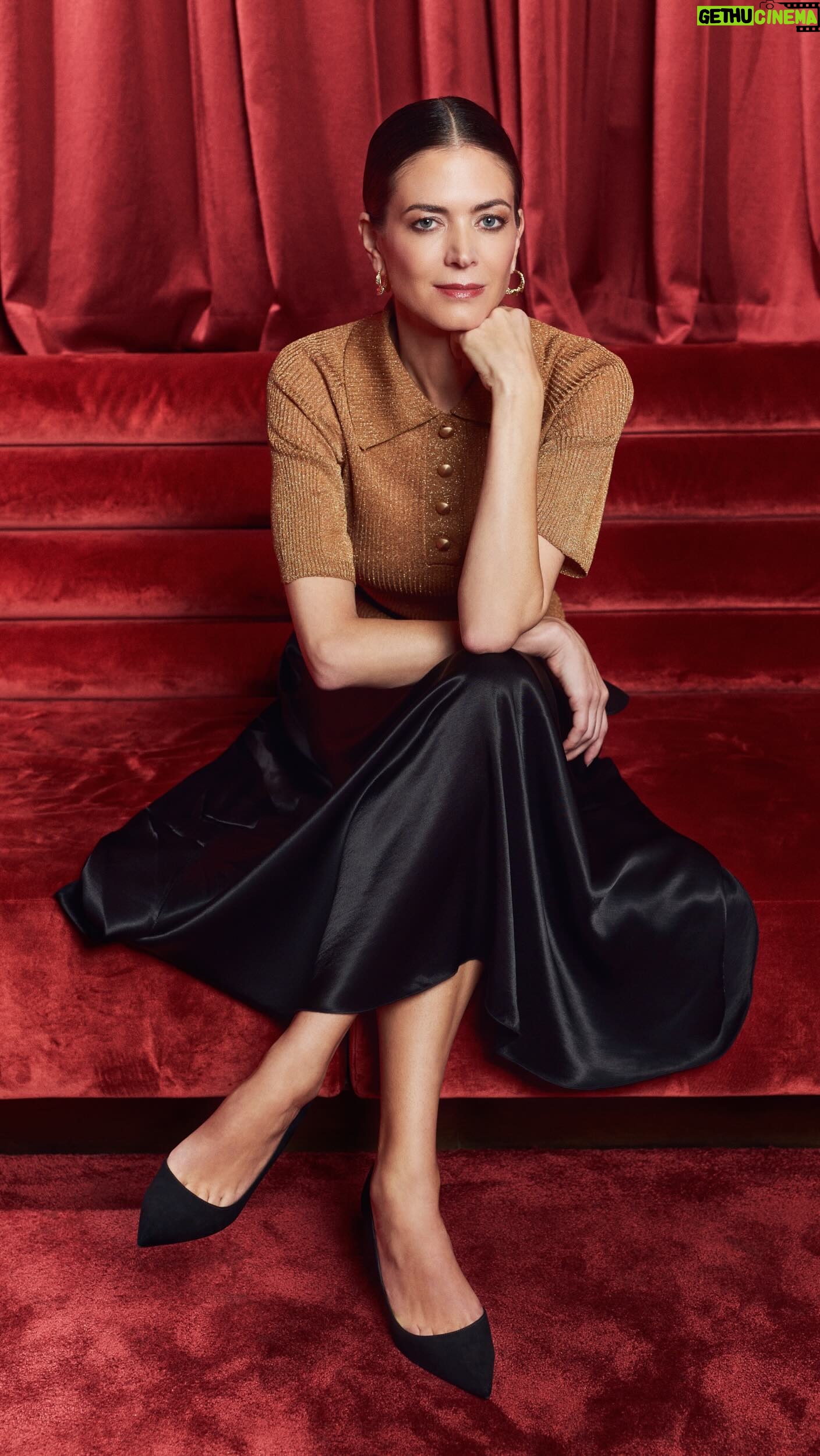 Astrid Coppens Instagram - Ready for a GLAM night out. #advertentie Rok: Philippa #astridblacklabel Blouse: Chris #astridblacklabel Belt 1 @celine small triomphe Belt 2 vintage @michaelkors Lipstick @yves_saint_laurent.cosmetics nr. 301 Lip volumizer @lamer Shoes @stuartweitzman Earrings #astridblacklabel online in store @zebfashion