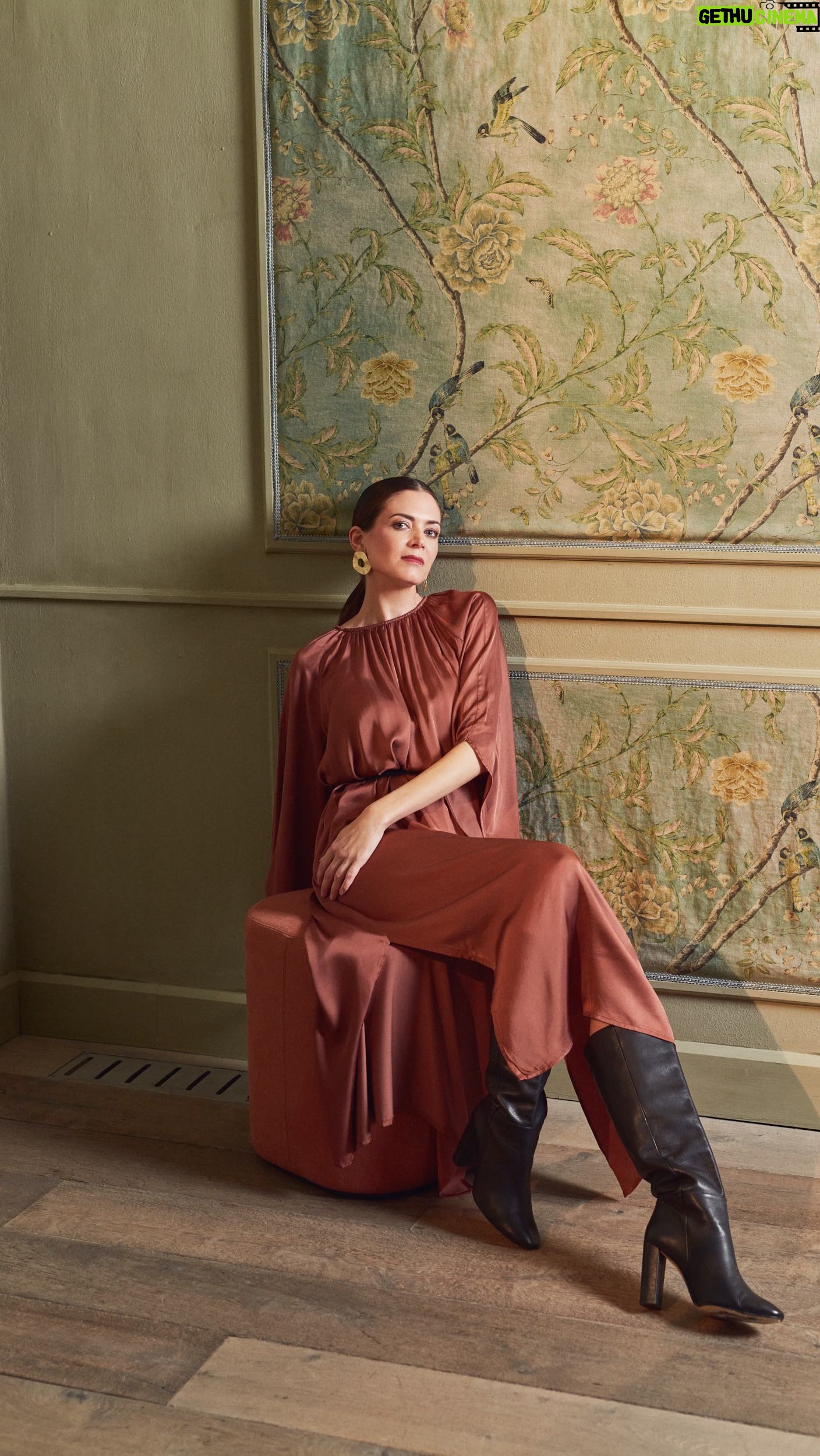 Astrid Coppens Instagram - Heel fier om de prachtige Party Collection voor te stellen van @astridblacklabel Comfy, Classy & Elegant! ✨#astridblacklabel #zebfashion #advertentie
