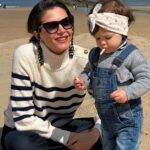 Astrid Coppens Instagram – We zitten in de “ik eet heel graag zand” fase 😳 #momlife #joeylee