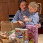 Astrid Coppens Instagram – Altijd leuk bij ons thuis als @crisp_belgium komt leveren! Verse lokale producten die je super snel en makkelijk kan bestellen via de app op je smartphone. Wij zijn hier ondertussen allemaal mega fan! Bovenop 15โฌ korting op je eerste bestelling mag ik een lekker Sinterklaas cadeau weggeven. Check de link in mijn stories. #advertentie