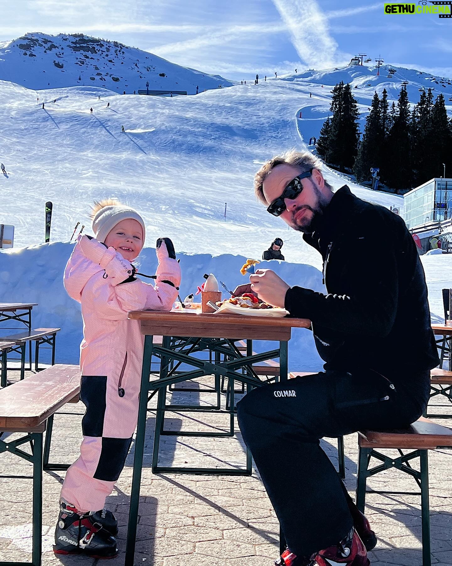 Astrid Coppens Instagram - Photo dump : We had an unforgettable first ski trip with Billie-Ray! ❄️⛷️ #MemoriesMade #skisoul #winterwonders